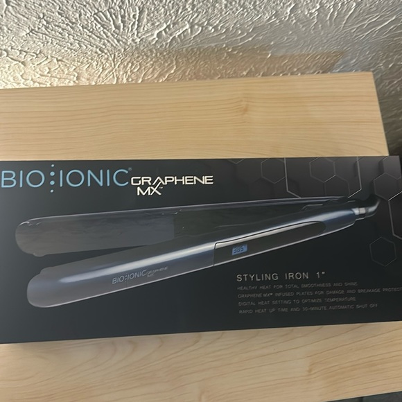 Bio ionic graphene Mx styling iron 1” brand new digital heat settings - Picture 1 of 3